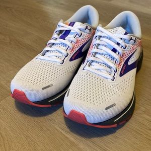 Woman’s Brooks Ghost 14